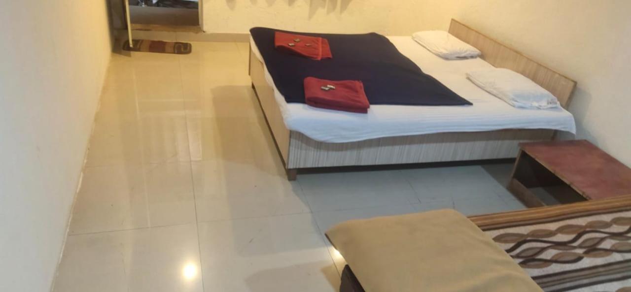 Hotel Hilltone Veg Non Veg Matheran Exterior foto