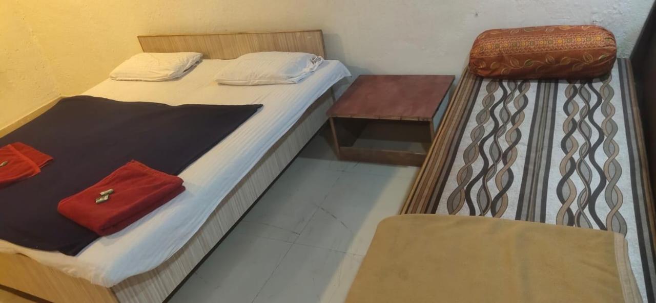 Hotel Hilltone Veg Non Veg Matheran Exterior foto